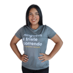 Camiseta feminina ninguém é triste correndo cacharrel cinza chumbo